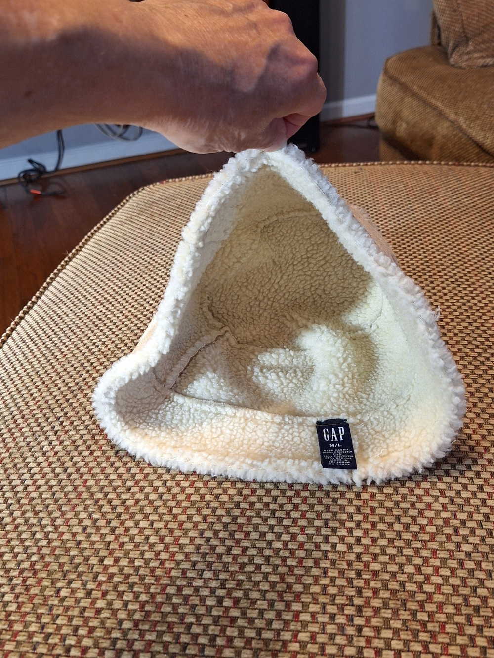 GAP Tan Suede-Look Sherpa Bucket Hat Unisex - Picture 8 of 9